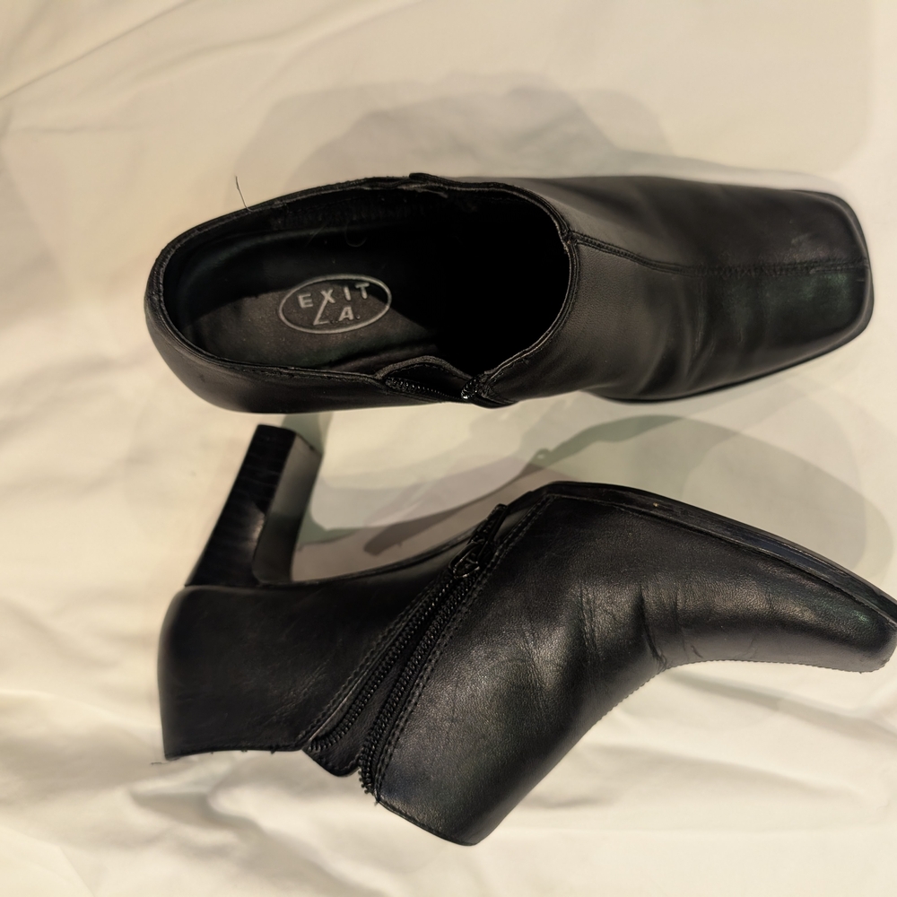 Elegant Black Heeled Boots by
